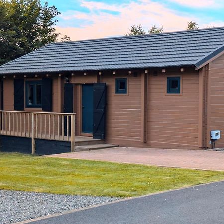 Rustic Lodge Retreat At Riverview Holiday Park Newcastleton Esterno foto