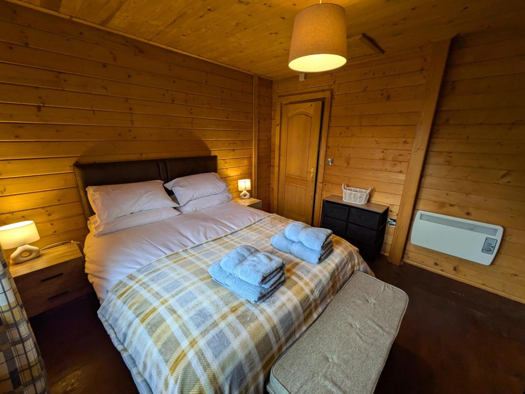 Rustic Lodge Retreat At Riverview Holiday Park Newcastleton Esterno foto