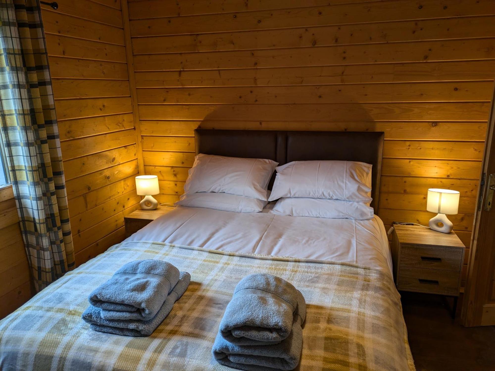 Rustic Lodge Retreat At Riverview Holiday Park Newcastleton Esterno foto